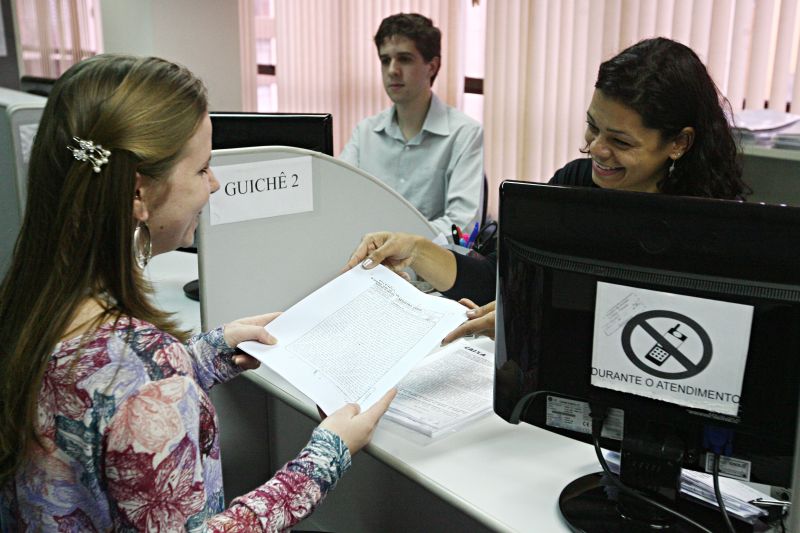 Concentração de informações do imóvel na matrícula vai reduzir a burocracia na emissão de certidões | Felipe Rosa/ Tribuna do Paraná