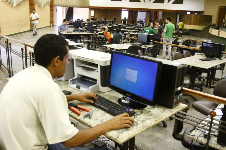No acumulado do primeiro semestre, as vendas de computadores pessoais no Brasil somam 5,05 milhões de unidades | Gilberto Abelha/Gazeta do Povo.