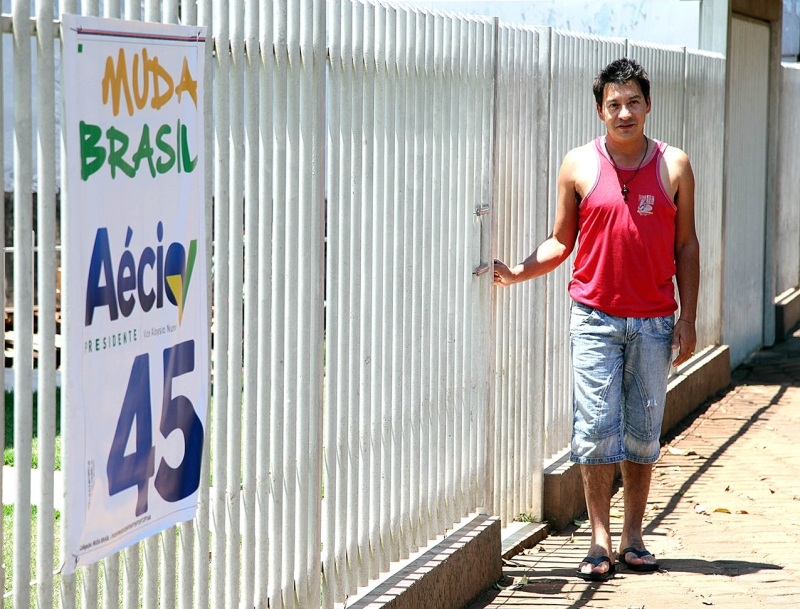 Gabriel de Carvalho, de Matelândia, segue a maioria da cidade, vota em Aécio  e faz propaganda | Kiko Sierich