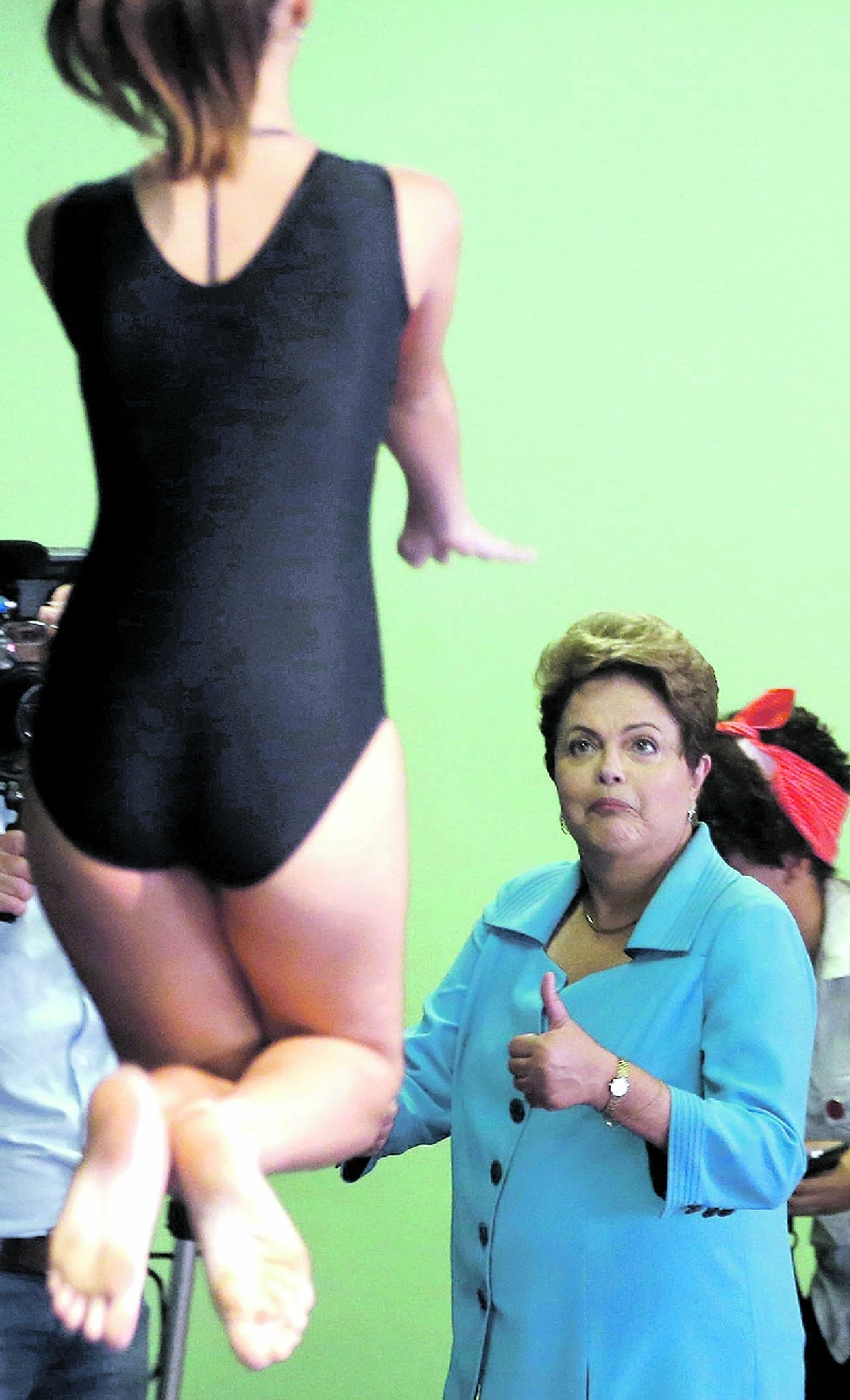 Dilma assiste a exibição de crianças em São Paulo | Paulo Whitaker/ Reuters