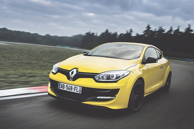 O cupê esportivo Mégane RS possui motor 2.0 turbo, de 265 cv |