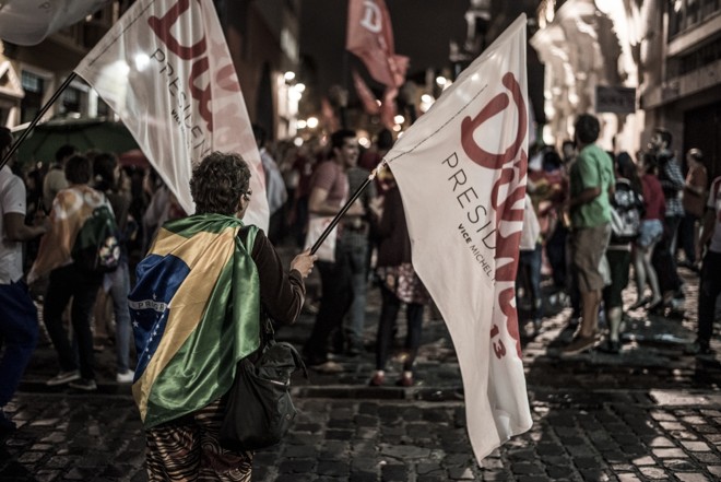 Bandeiras e outros adereços foram usados pelos militantes do PT | 