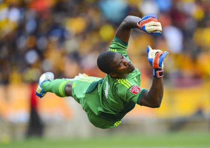 Goleiro Senzo Meyiwa, titular da seleção da África do Sul, foi assassinado ao proteger a namorada em assalto | EFE