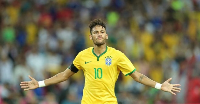Neymar comemora seu quarto gol na vitória do Brasil sobre o Japão | 