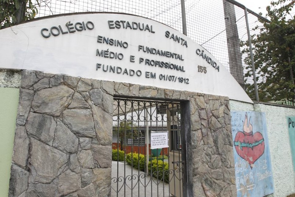 Bárbara foi baleada quando saía da escola, no bairro Santa Cândida | Antônio More/Gazeta do Povo