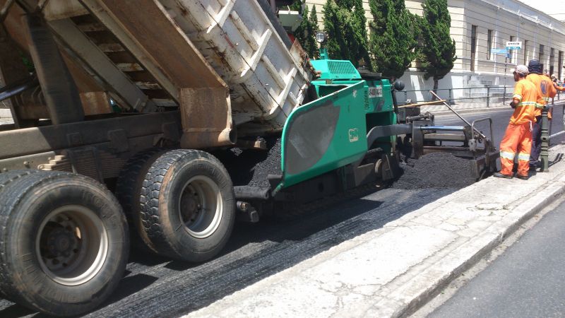 População ainda pode ter que pagar pelo próprio asfalto, mas proposta não pode ser induzida pela Prefeitura | Antônio More / Agência de Notícias Gazeta do Povo