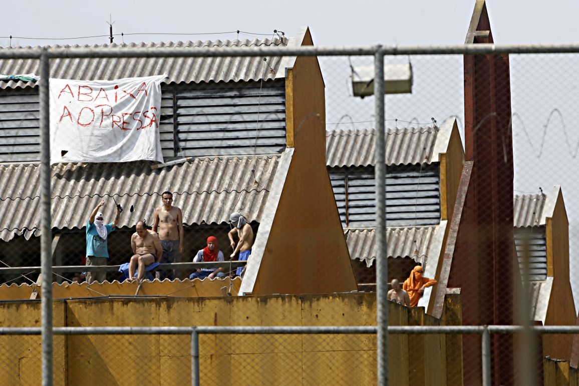 Motim começou por volta das 11h30 de segunda-feira (13) | Josué Teixeira/Gazeta do Povo