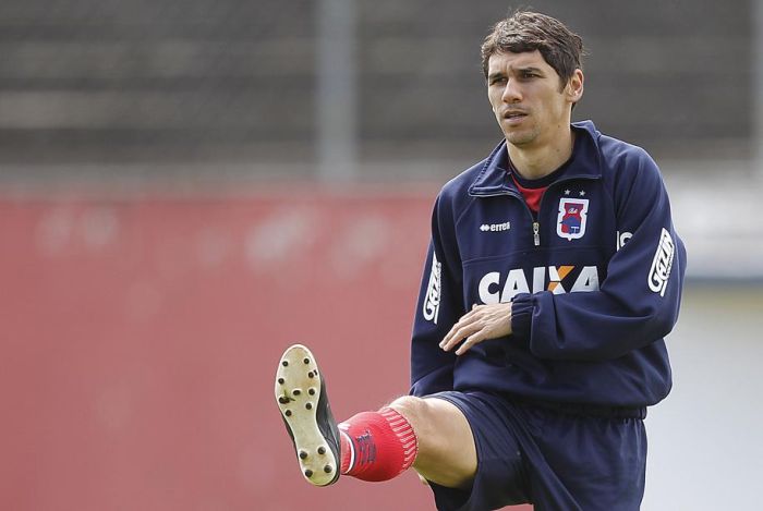 Capitão Lucio Flavio ressalta importância de o Paraná vencer a Portuguesa terça na Vila Capanema | Jonathan Campos / Gazeta do Povo