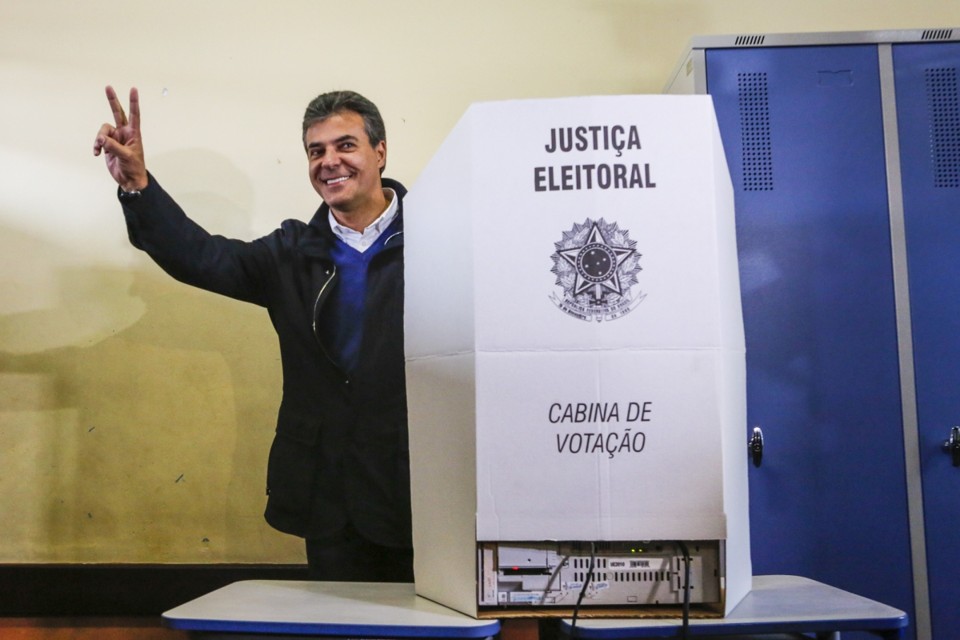 Governador Beto Richa foi reeleito e será o chefe do Executivo do Paraná pelos próximos quatro anos | Brunno Covello/Agência de Notícias Gazeta do Povo
