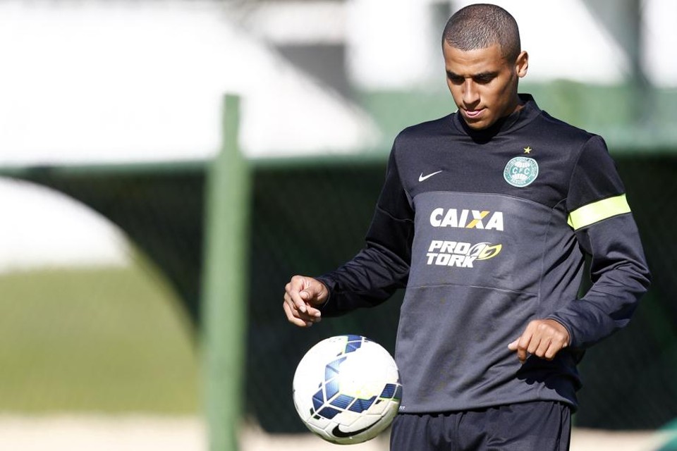 Welinton não atua pelo Coxa desde 17 de setembro | Felipe Rosa / Tribuna