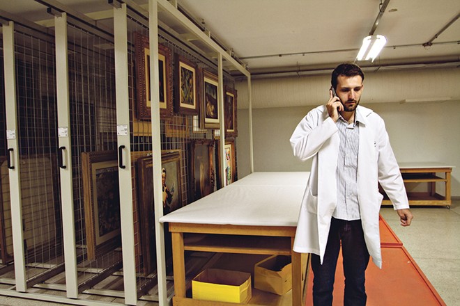 Humberto Imbrunisio, responsável pelo acervo do MON |