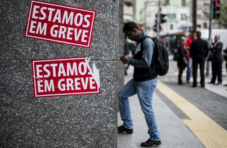 No terceiro dia de greve, bancários protestaram contra proposta de independência do Banco Central | Henry Milléo / Agência de Notícias Gazeta do Povo