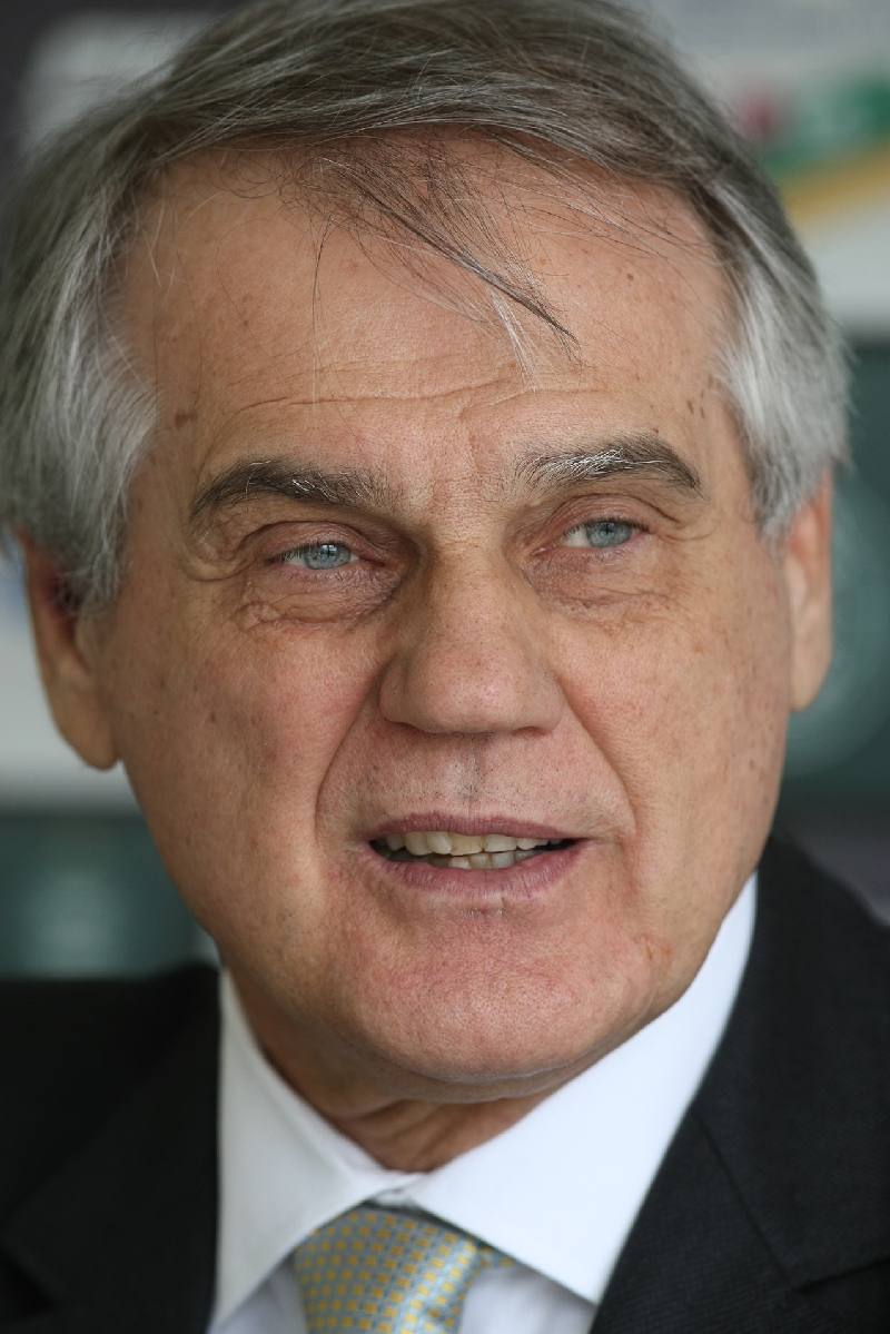 Vilson Ribeiro de Andrade elogia o comprometimento do time e o comando do técnico Marquinhos Santos na briga contra a ZR | Aniele Nascimento/ Gazeta do Povo