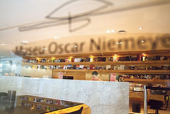 O centro de documentação e referência possui um acervo de quase 8 mil publicações e periódicos para pesquisa. O acesso à biblioteca é gratuito e os usuários recebem acompanhamento especializado |