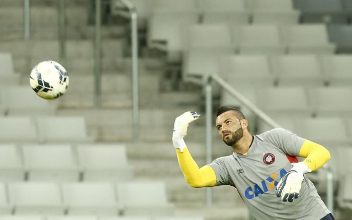 Goleiro Weverton: "Não podemos nem pensar em empate na Arena" | Hugo Harada / Gazeta do Povo