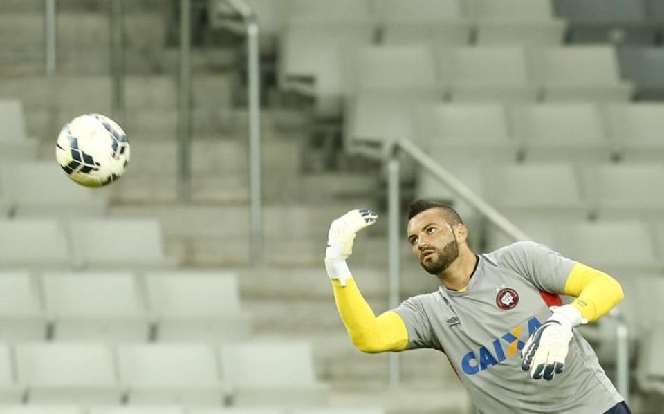 Goleiro Weverton: "Não podemos nem pensar em empate na Arena" | Hugo Harada / Gazeta do Povo