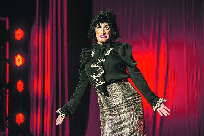 220 Volts apresenta uma série de arquétipos femininos |