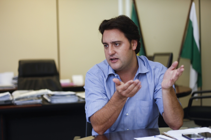 Ratinho Jr.: candidato chegou a evitar campanha em municípios para ajudar correligionários | Daniel Castellano/ Gazeta do Povo