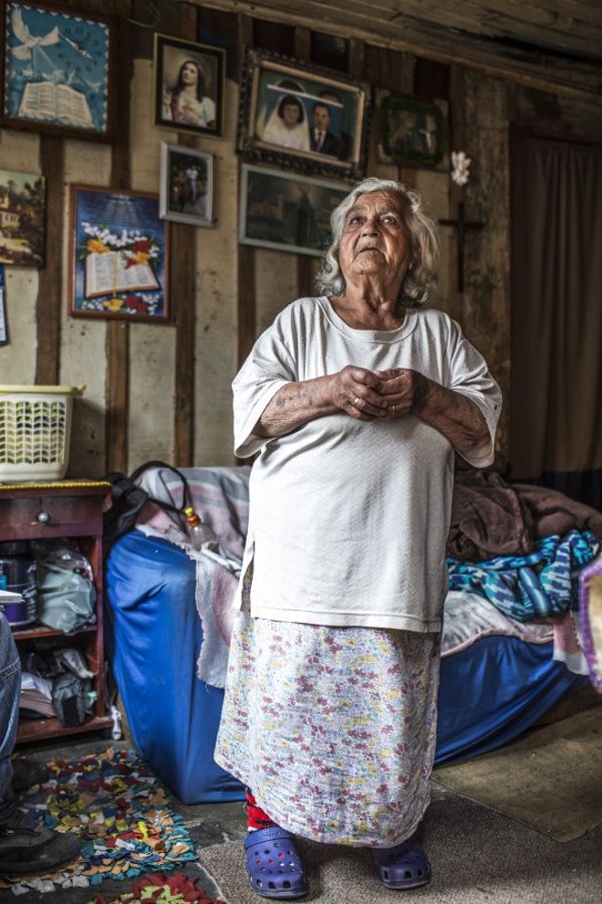 Dona Dorva diz que, no início, não queria ser benzedeira, mas, com o tempo, aceitou a missão | 