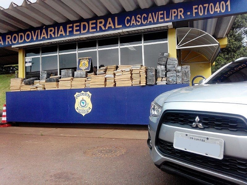 A camioneta tinha sido roubada no dia 15 de outubro em Novo Hamburgo, no Rio Grande do Sul | PRF / Divulgação