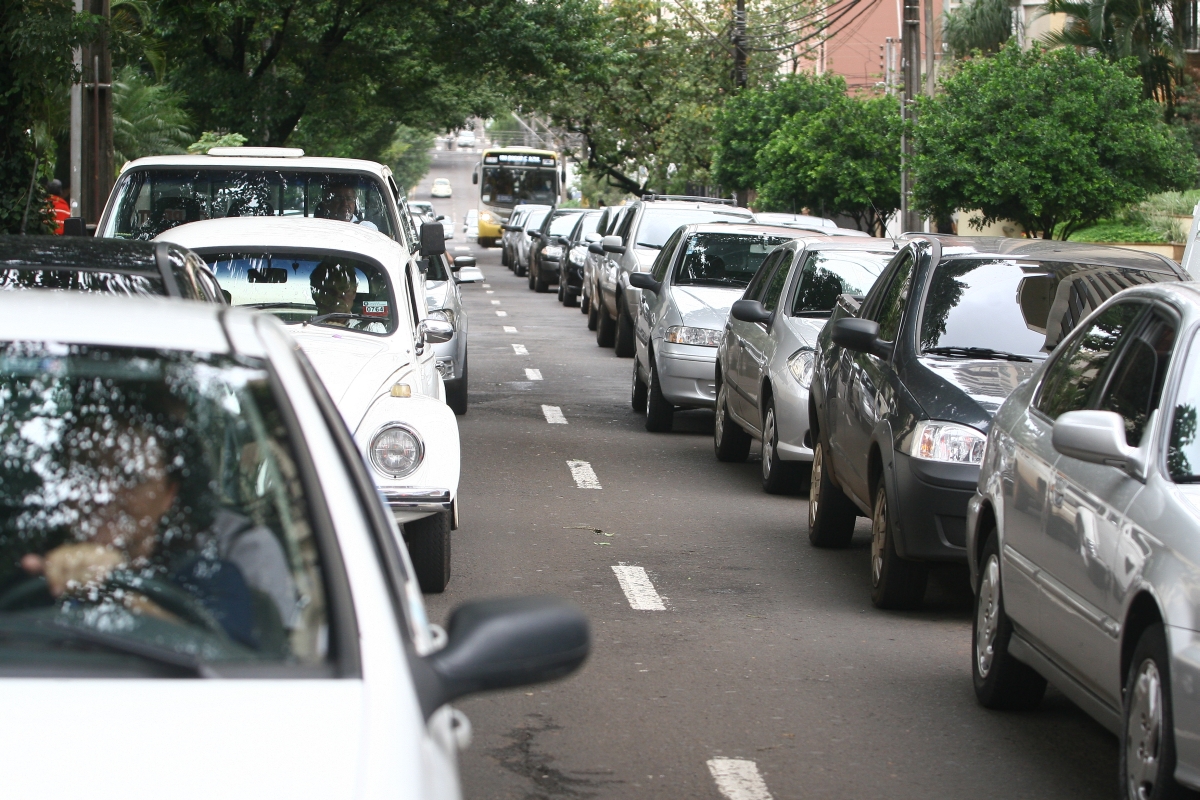 Frota de automóveis de Londrina é a segunda maior do estado, com 354 mil veículos | Gilberto Abelha/Agência de Notícias Gazeta do Povo/Arquivo