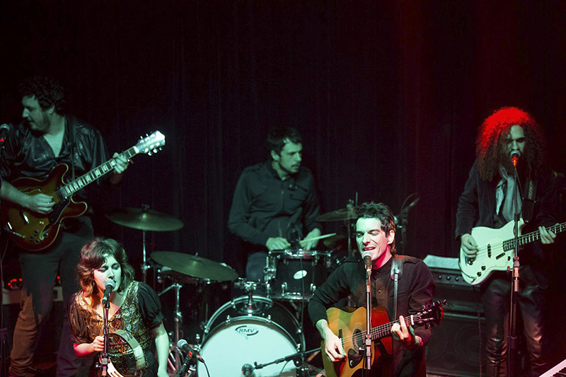 Escambau no palco: canções não perderam força ao vivo | Marino Prieto/Divulgação