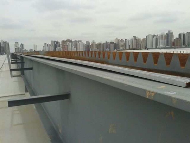 Estrutura do teto retrátil da Arena da Baixada | 