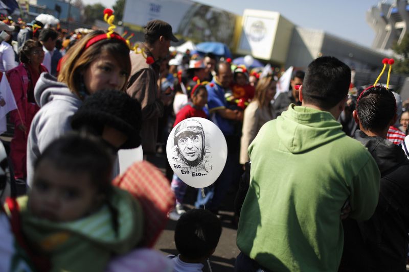 Fãs no estádio Azteca, na Cidade do México | REUTERS/Tomas Bravo