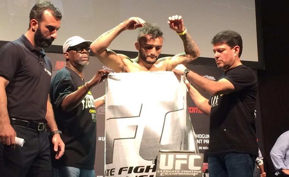 John Lineker precisou de duas tentativas para bater o peso para o UFC Uberlândia | Reproução/Twitter