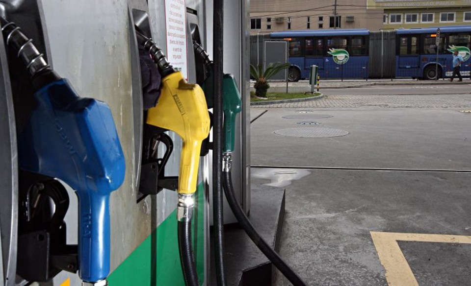 O último aumento nos preços dos combustíveis dado pela Petrobras entrou em vigor em novembro de 2013 | Felipe Rosa/Gazeta do Povo