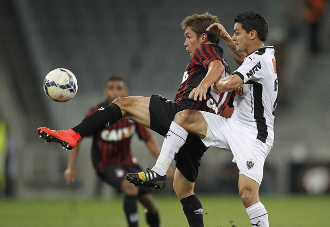 Bady foi titular e saiu no segundo tempo, para Hernani reforçar a marcação no meio-campo. | 