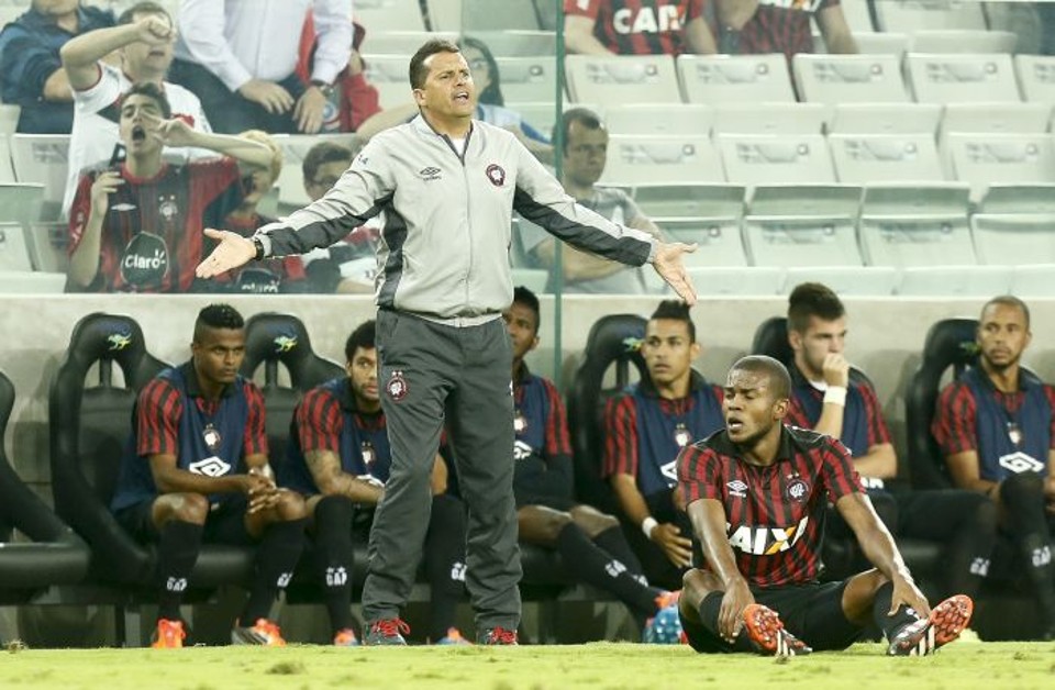 Para Claudinei Oliveira, CBF deveria ter escolhido um árbitro mais tarimbado para o jogo com o Santos | Hugo Harada / Gazeta do Povo