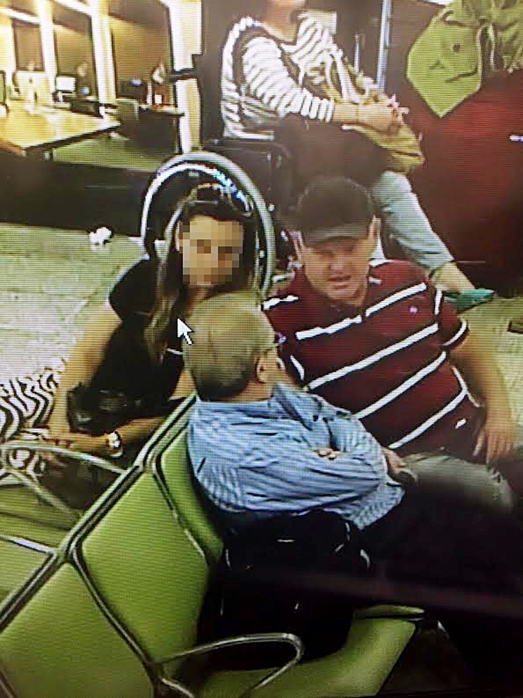 Bibinho e Edivan momentos antes de serem presos no aeroporto de Brasília, nesta sexta-feira