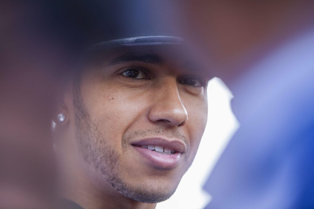 Lewis Hamilton: "Podem olhar nos meus olhos e ver que não estou com medo". | Bosco Marin/ EFE