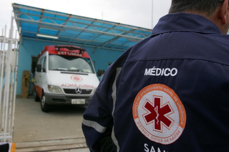 Ambulância e médico do Samu: prefeituras e governo devem investir porcentual mínimo em saúde | Josué Teixeira/ Gazeta do Povo