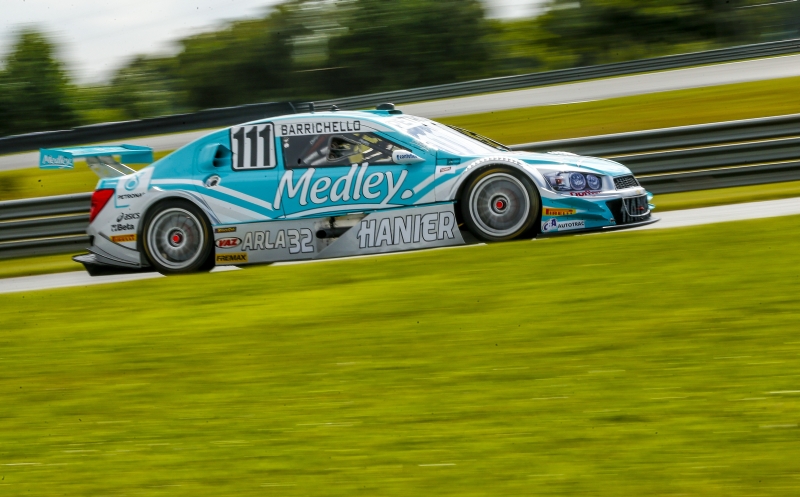 Rubens Barrichello treina no Autódromo Internacional de Curitiba para a prova derradeira da Stock Car. na qual pode conquistar o troféiu da temporada 2014 | Hugo Harada/Gazeta do Povo