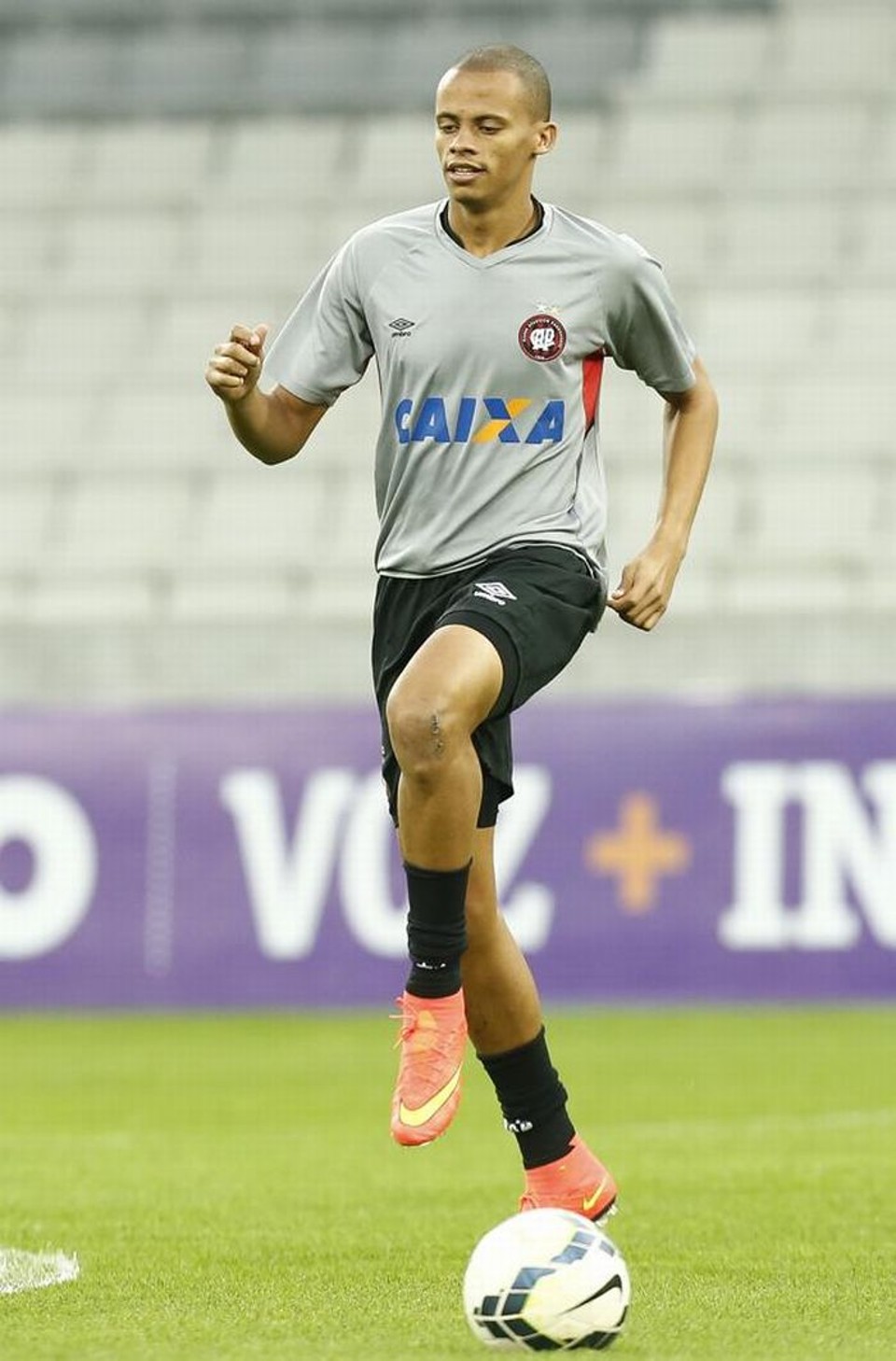 Cleberson retorna à zaga do Atlético após cumprir suspensão | Hugo Harada / Gazeta do Povo