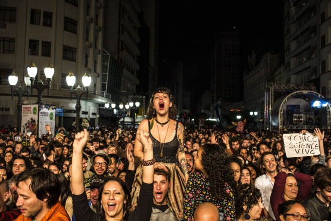 Público no show de Otto |