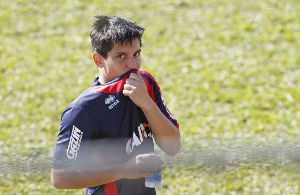 Sem viajar na semana passada para enfrentar o Bragantino, Lucas Otávio entrou de férias no Tricolor. | Antônio More/ Gazeta do Povo