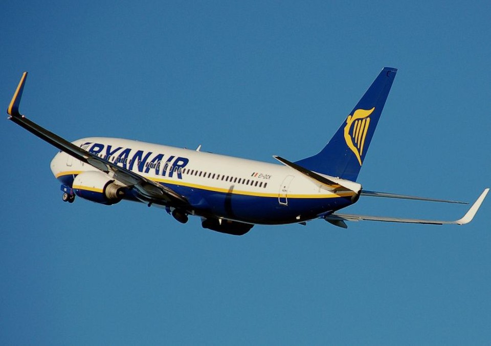 A companhia irlandesa de baixo custo, Ryanair, tem enviado representantes com dados do mercado doméstico aos órgãos responsáveis do setor. | Adrian Pingstone/Wikimedia Commons