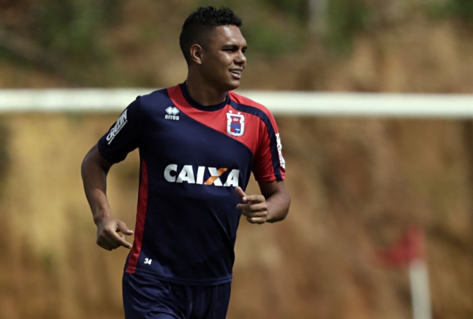 Thiago Humberto lutou para melhorar a forma física no Paraná | Felipe Rosa / Tribuna