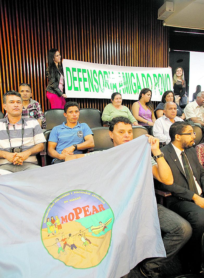 Defensores públicos estiveram ontem à tarde na Assembleia | Jonathan Campos/Gazeta do Povo