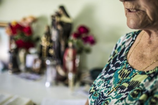 Detalhe do cruxifico, que usa todos os dias | 