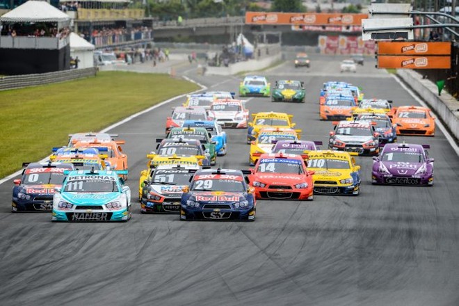 Rubinho larga na pole em corrida que decide o título da Stock Car em Curitiba |