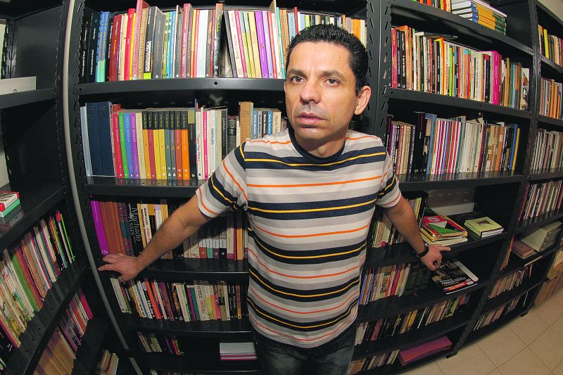 Autor paranaense dribla a possível catequização e oferece textos sobre si mesmo | Marcelo Margraf/ Arquivo/ Gazeta do Povo