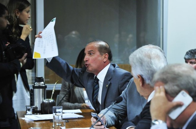 Deputado Onyx Lorenzoni (DEM-RS) revoltado com a impossibilidade de votar novos requerimentos de convocação de depoimentos nessa terça-feira (11) | 