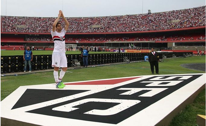 Kaká agradece a torcida são-paulina: vaga na Libertadores foi o "título" da segunda passagem pelo clube. | Rubens Chiri/ saopaulofc.net