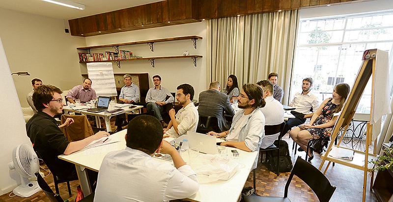 Discussão do projeto Cidade Modelo: parceria internacional para avaliar a democracia em Curitiba | Ivonaldo Alexandre/Gazeta do Povo