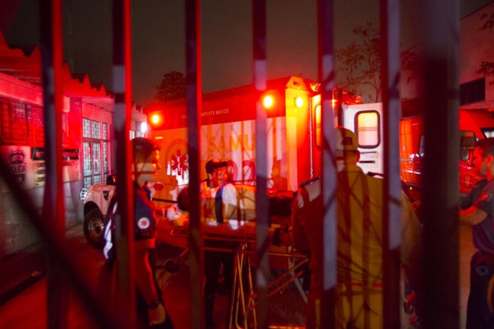 A rebelião deixou um agente carcerário e um investigador feridos, além de seis presos baleados | Lineu Filho / Agência de Notícias Gazeta do Povo
