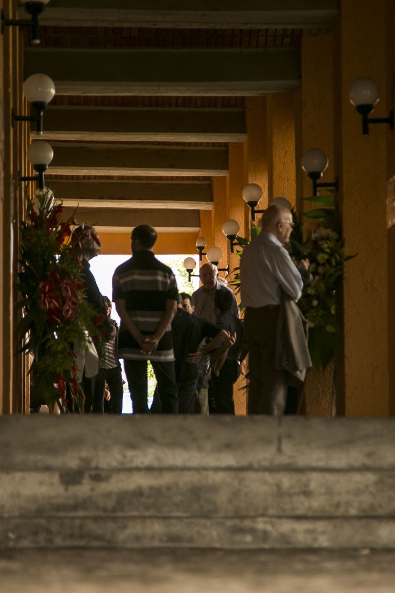 Tristeza e perplexidade no velório de Cláudia | Marcelo Andrade/Gazeta do Povo